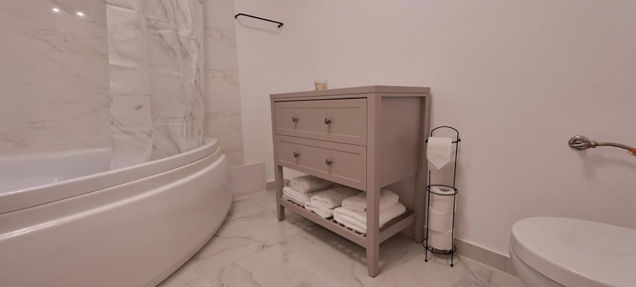 Cotroceni Accommodations Upstairs บูคาเรสต์ ภายนอก รูปภาพ